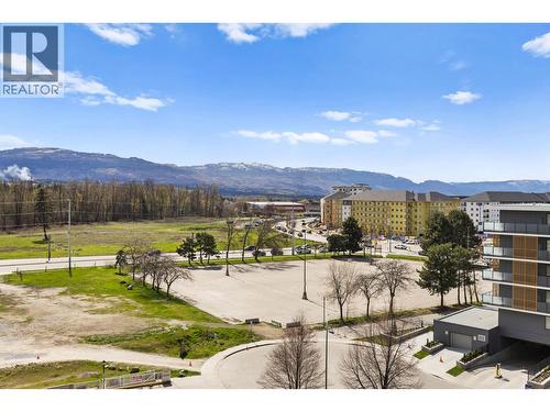 View from SE facing covered balcony - 1947 Underhill Street Unit# 704, Kelowna, BC - Outdoor With View