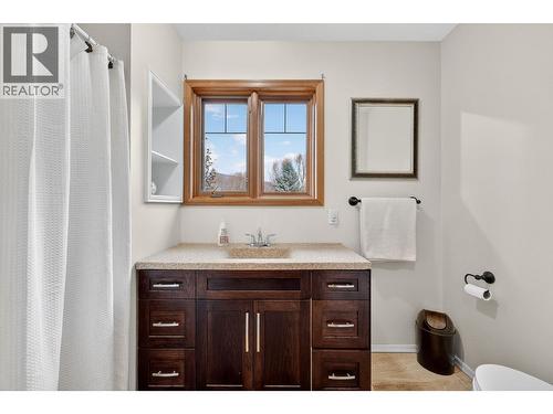 3194 Johnson Road, Salmon Arm, BC - Indoor Photo Showing Bathroom