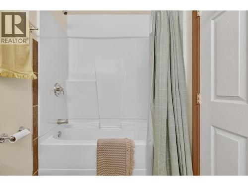 3194 Johnson Road, Salmon Arm, BC - Indoor Photo Showing Bathroom