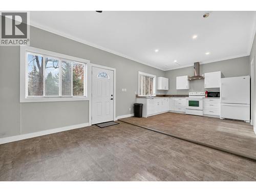 3194 Johnson Road, Salmon Arm, BC - Indoor Photo Showing Kitchen