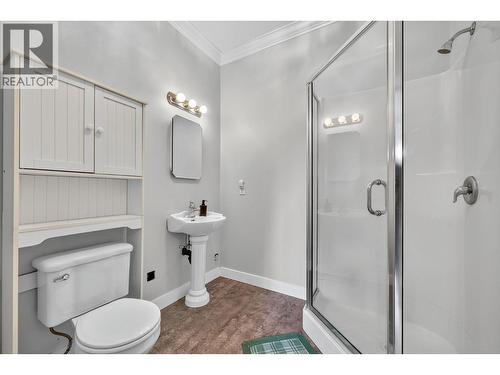 3194 Johnson Road, Salmon Arm, BC - Indoor Photo Showing Bathroom