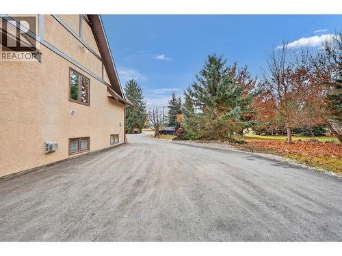 3194 Johnson Road, Salmon Arm, BC - Outdoor