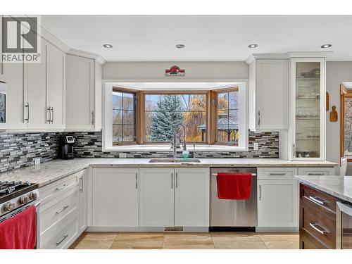 3194 Johnson Road, Salmon Arm, BC - Indoor Photo Showing Kitchen
