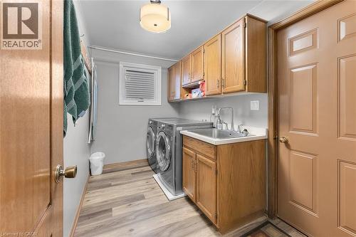 20 Carluccio Crescent, St. Catharines, ON - Indoor Photo Showing Laundry Room