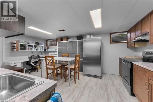 20 Carluccio Crescent, St. Catharines, ON - Indoor Photo Showing Kitchen