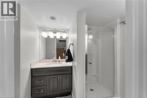20 Carluccio Crescent, St. Catharines, ON - Indoor Photo Showing Bathroom