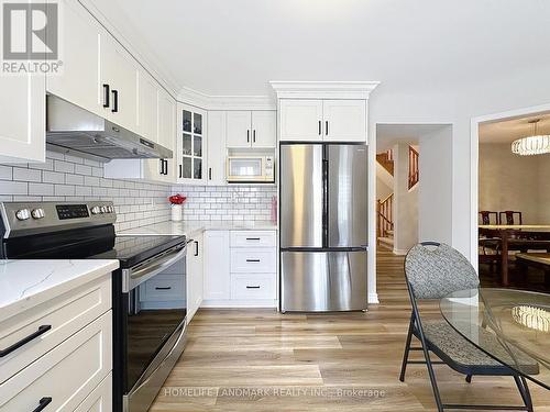 3865 Baycroft Drive, Mississauga, ON - Indoor Photo Showing Kitchen With Upgraded Kitchen