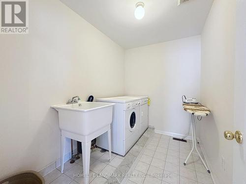 3865 Baycroft Drive, Mississauga, ON - Indoor Photo Showing Laundry Room