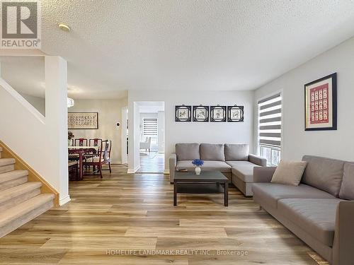 3865 Baycroft Drive, Mississauga, ON - Indoor Photo Showing Living Room