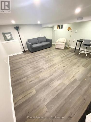 205 Prospect Street S, Hamilton, ON - Indoor Photo Showing Other Room