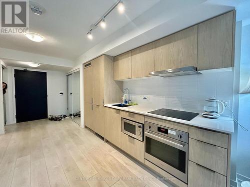 1703 - 60 Shuter Street, Toronto, ON - Indoor Photo Showing Kitchen