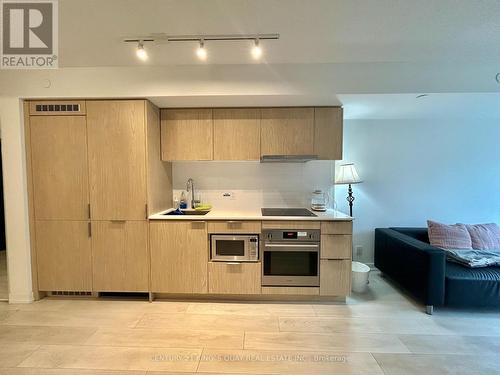 1703 - 60 Shuter Street, Toronto, ON - Indoor Photo Showing Kitchen