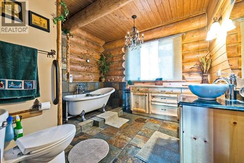 28 Nine Mile Place, Osoyoos, BC - Indoor Photo Showing Bathroom