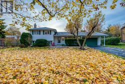 2138 SALMON ROAD  Oakville, ON L6L 1M5