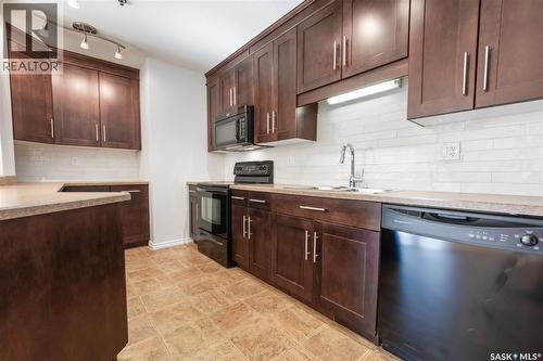 402 902 Spadina Crescent E, Saskatoon, SK - Indoor Photo Showing Kitchen
