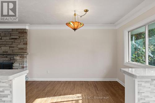 163 Centre Street W, London South (South D), ON - Indoor Photo Showing Other Room With Fireplace