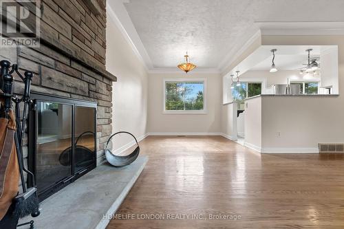 163 Centre Street W, London South (South D), ON - Indoor Photo Showing Other Room