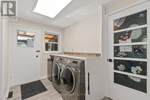 163 Centre Street W, London South (South D), ON - Indoor Photo Showing Laundry Room
