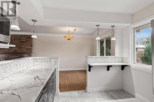 163 Centre Street W, London South (South D), ON - Indoor Photo Showing Kitchen