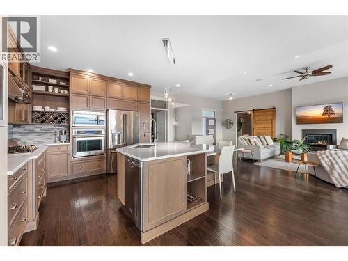 747 Traditions Crescent, Kelowna, BC - Indoor Photo Showing Kitchen With Upgraded Kitchen