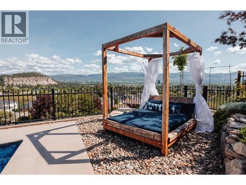 747 Traditions Crescent, Kelowna, BC - Outdoor With View