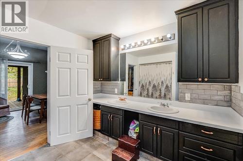 1602 Vancouver Street, Nelson, BC - Indoor Photo Showing Bathroom