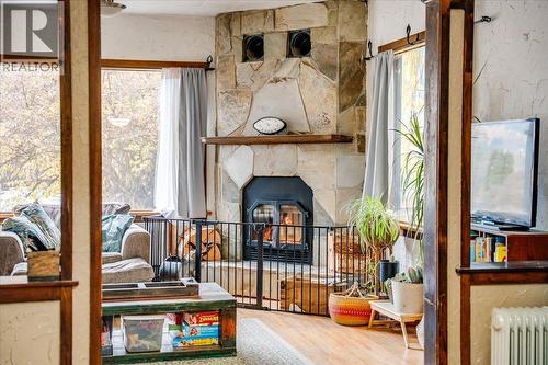 1602 Vancouver Street, Nelson, BC - Indoor With Fireplace