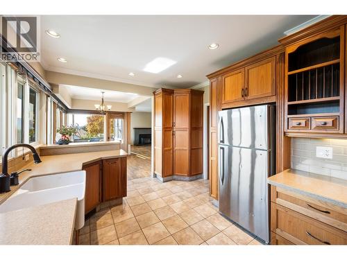 901 Newton Drive, Penticton, BC - Indoor Photo Showing Kitchen With Double Sink