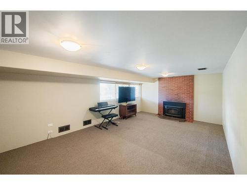 901 Newton Drive, Penticton, BC - Indoor With Fireplace
