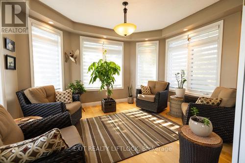 129 Stinson'S Bay Road, Kawartha Lakes (Verulam), ON - Indoor Photo Showing Living Room
