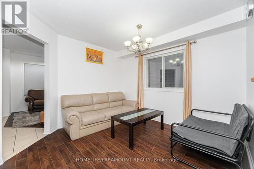 15 Vermont Road, Brampton, ON - Indoor Photo Showing Living Room