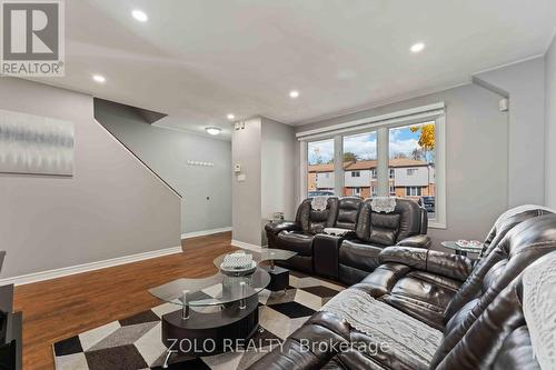 85 - 3180 Bannon Way, Ottawa, ON - Indoor Photo Showing Living Room