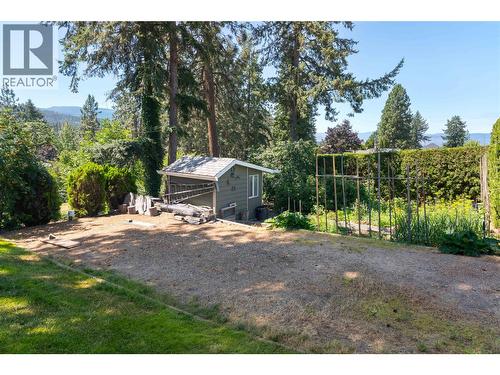 3942 Suncrest Court, Kelowna, BC - Outdoor