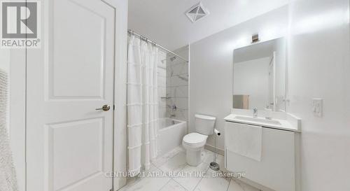 1209W - 202 Burnhamthorpe Road E, Mississauga, ON - Indoor Photo Showing Bathroom