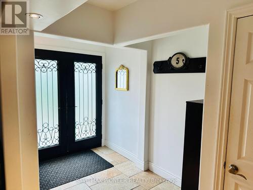 5 Parkview Boulevard, Halton Hills, ON - Indoor Photo Showing Other Room