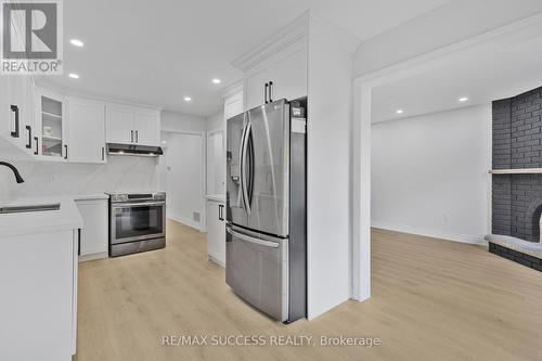 4631 Penhallow Road, Mississauga, ON - Indoor Photo Showing Kitchen