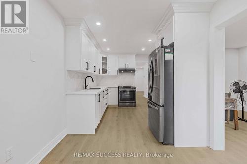 4631 Penhallow Road, Mississauga, ON - Indoor Photo Showing Kitchen