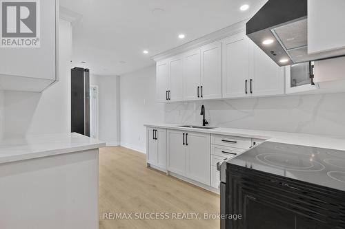 4631 Penhallow Road, Mississauga, ON - Indoor Photo Showing Kitchen
