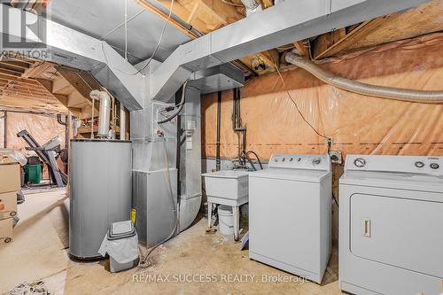 4631 Penhallow Road, Mississauga, ON - Indoor Photo Showing Laundry Room