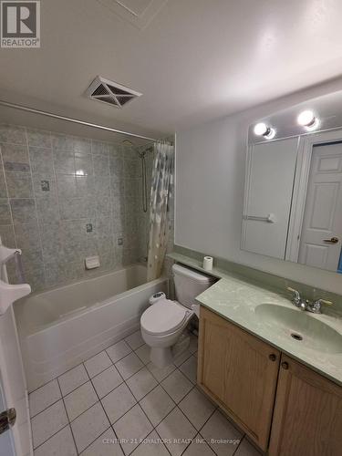 4889 Kimbermount Avenue, Mississauga, ON - Indoor Photo Showing Bathroom