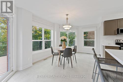 2824 Huntingdon Trail, Oakville, ON - Indoor Photo Showing Dining Room