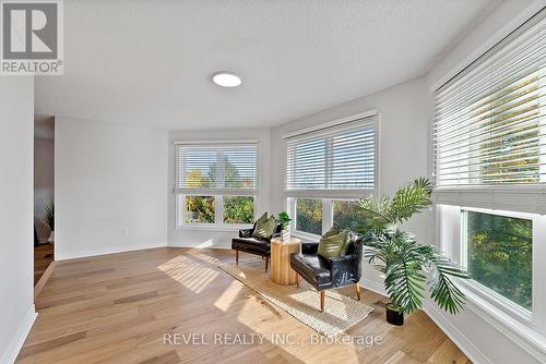 2824 Huntingdon Trail, Oakville, ON - Indoor