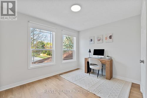 2824 Huntingdon Trail, Oakville, ON - Indoor