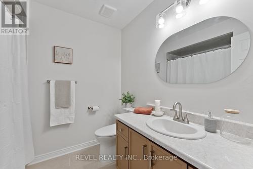 2824 Huntingdon Trail, Oakville, ON - Indoor Photo Showing Bathroom