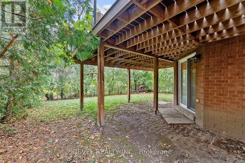 2824 Huntingdon Trail, Oakville, ON - Outdoor