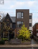 110B PALMERSTON AVENUE  Toronto, ON M6J 1J1