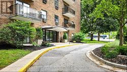 402 - 530 PROUDFOOT LANE  London North (North N), ON N6H 1W3