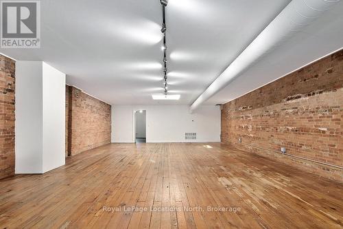 8 Bruce Street S, Blue Mountains, ON 