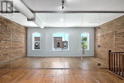 8 Bruce Street S, Blue Mountains, ON 