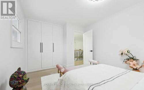 4344 Dallas Court, Mississauga, ON - Indoor Photo Showing Bedroom